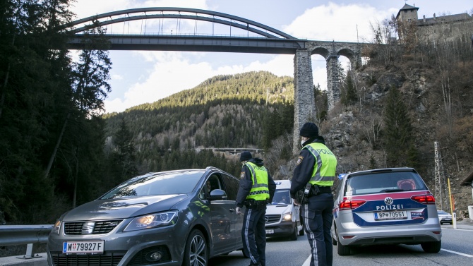 Австрия засилва граничния контрол до 10 януари