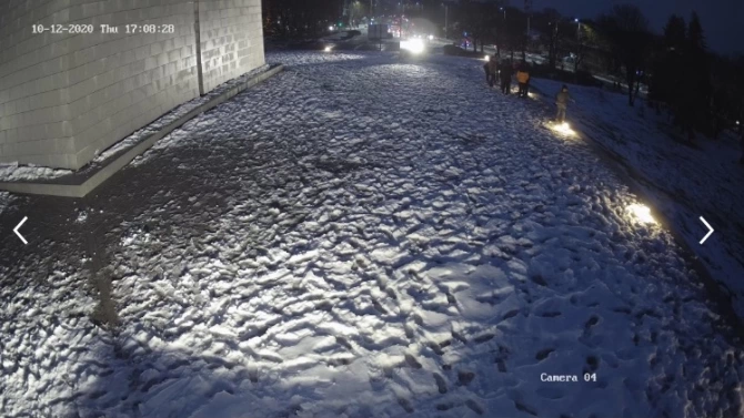 Двама непълнолетни младежи са унищожили част от осветлението на Пантеона