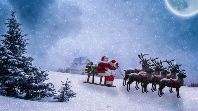 Шейната на Дядо Коледа обикалящ из столицата на Северна Ирландия Белфаст