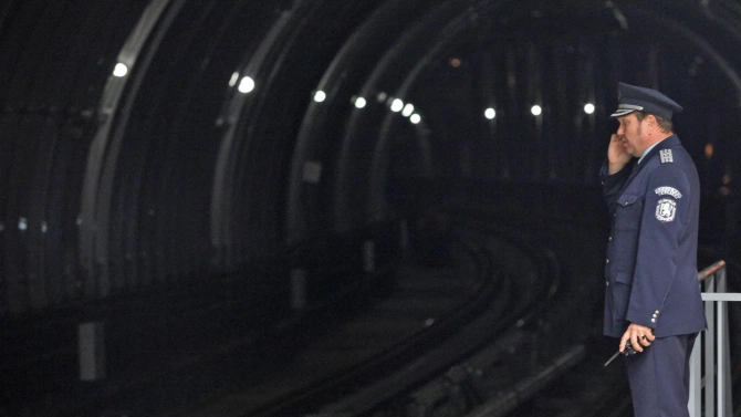 Движението на софийското метро беше преустановено за около 10 минути в