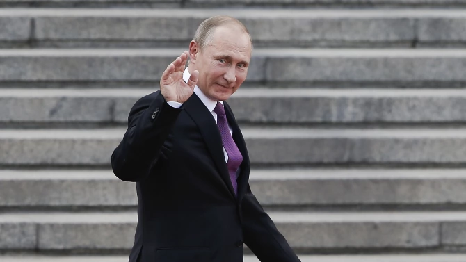 В акцията Елха на желанията президентът на Русия Владимир Путин