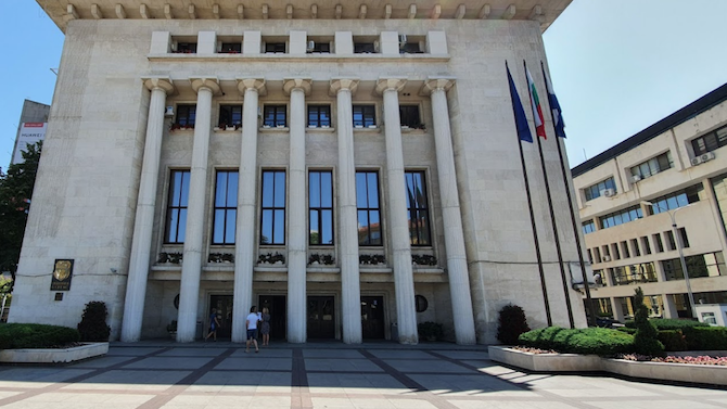 Оптимизират разходите в администрацията на Община Бургас 