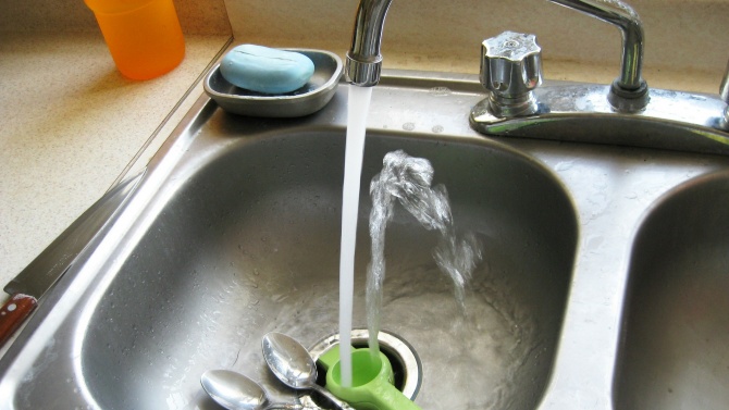 Ограничава се ползването на вода за питейни нужди и готвене