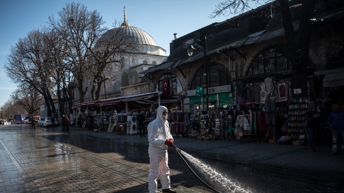  Случаите на ковид в Истанбул са намалели с 40% предходната седмица 