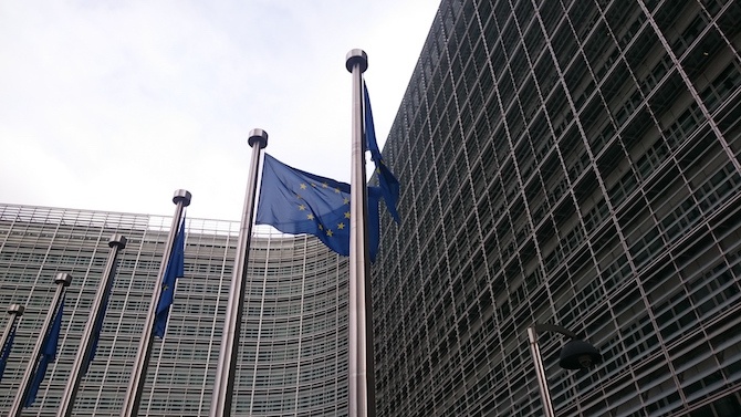  Европейска комисия дава насоки за придвижването от и към Англия поради новия вариант на ковид 