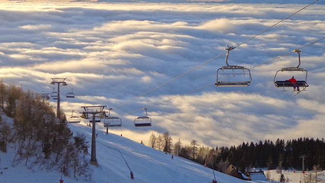 Словения затвори ски курорт, работил въпреки забраната 