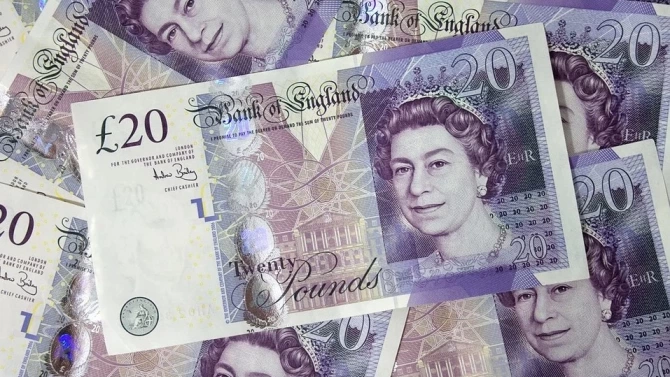 Британският паунд продължава да губи от цената си спрямо долара