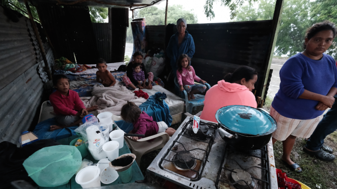 Три хиляди нелегални мигранти живеят без подслон в Босна и Херцеговина