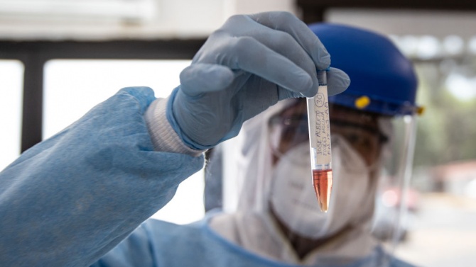 Британското правителство съобщи за 53 135 новозаразени с коронавируса за