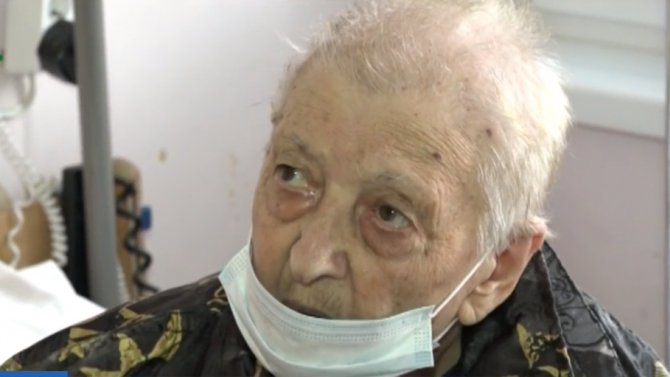 Коледно чудо: 95-годишна баба от Павликени пребори коронавируса