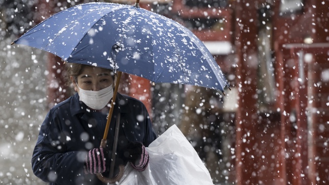 Свирепи зимни бури обхванаха Япония