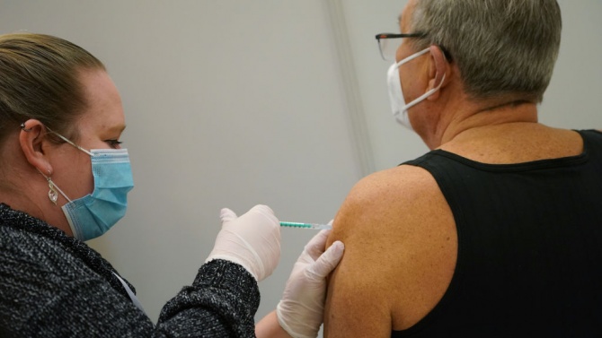  Две седмици по-късно: Нидерландия стартира имунизацията против ковид 
