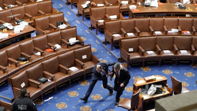 Сенатът на САЩ прекъсна дебата по възражението срещу резултатите от