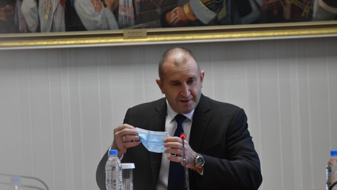 Румен Радев се среща с представители на Обществения съвет към ЦИК