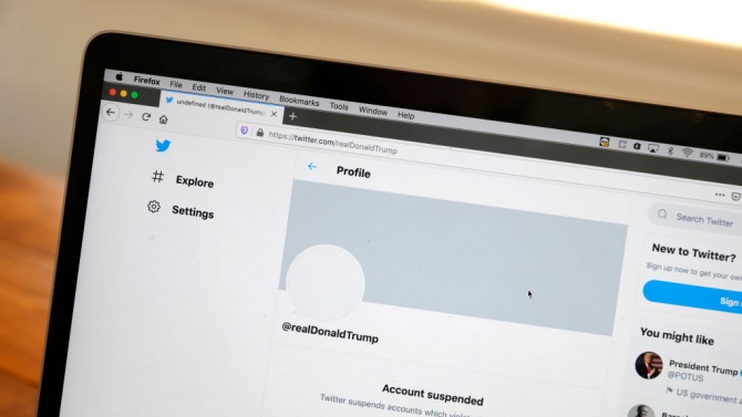 Тръмп обмисля дали да не създаде своя алтернативна платформа на Twitter