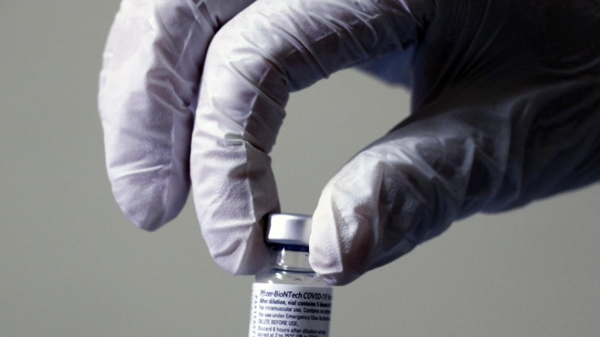 В РЗИ-Ловеч пристигат ваксини за още 205 медици 