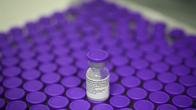 "Бионтех" ще може да произведе 2 млрд.  ваксини до края на годината, "Модерна" започна доставките за Европа