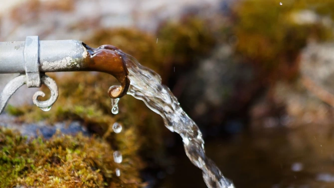 Водата във водопроводната мрежа на Перник и населените места захранвани