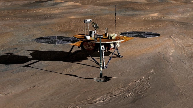 НАСА отбеляза 3000 марсиански дни на роувъра Кюриосити който е