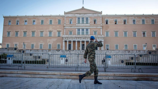Гръцкият министър на отбраната Никос Панайотопулос обяви че срокът на