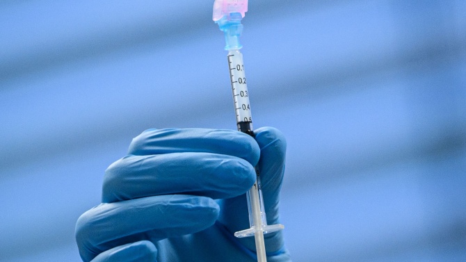 С. Македония обмисля да внесе китайските ваксини на "Синовак" и "Синофарм"