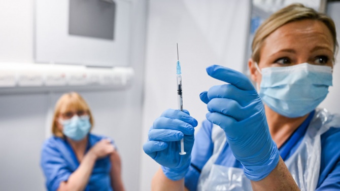  Масова имунизация в Сърбия с китайската ваксина Синофарм 