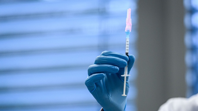 Над 780 000 души в Сърбия се записали за ваксиниране срещу COVID-19