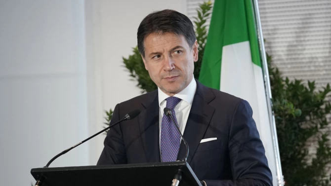Италианският премиер Джузепе Конте обмисля да подаде оставка за да