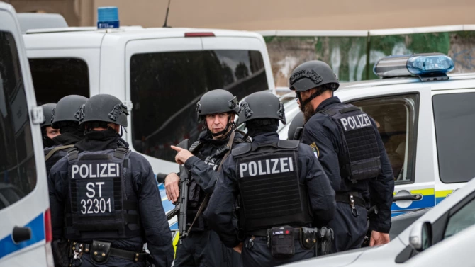 Германската полиция и прокуратура предприеха обиски в цялата страна срещу