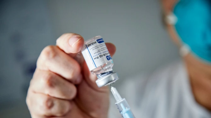 Чешките власти обсъждат възможността за закупуване на руската ваксина срещу