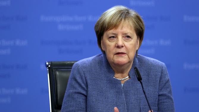 Германският канцлер Ангела Меркел каза днес, че се буди нощем,