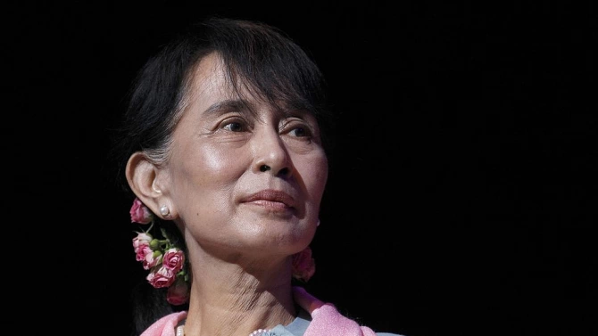 Полицията в Мианма повдигна обвинения срещу отстранената лидерка Аун Сан
