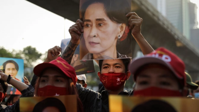 Стотици демонстранти се събраха днес в най големия град в Мианма