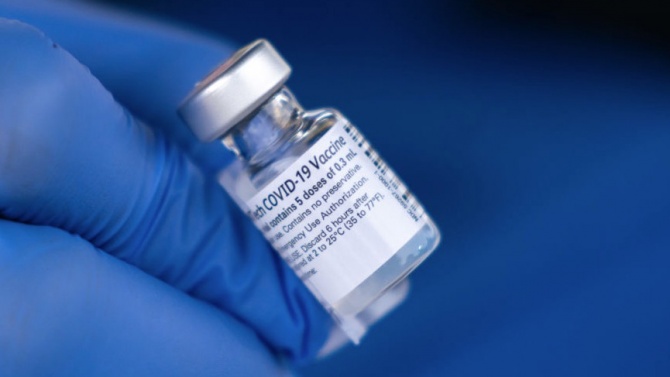  Министър Надим Захауи: Хората могат да разчитат на английските ваксини 
