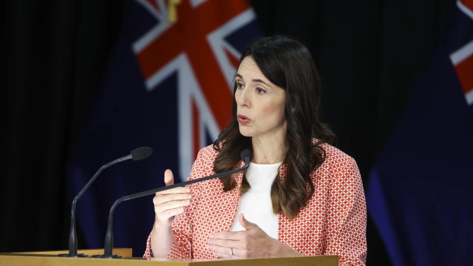 Нова Зеландия обяви днес че прекъсва военните и политическите си