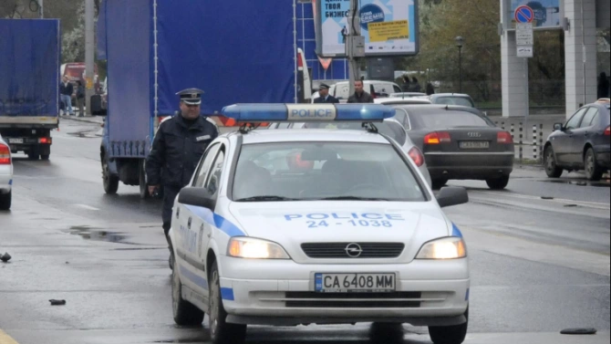 Шофьор на бетоновоз удари пешеходец на кръстовище в София и