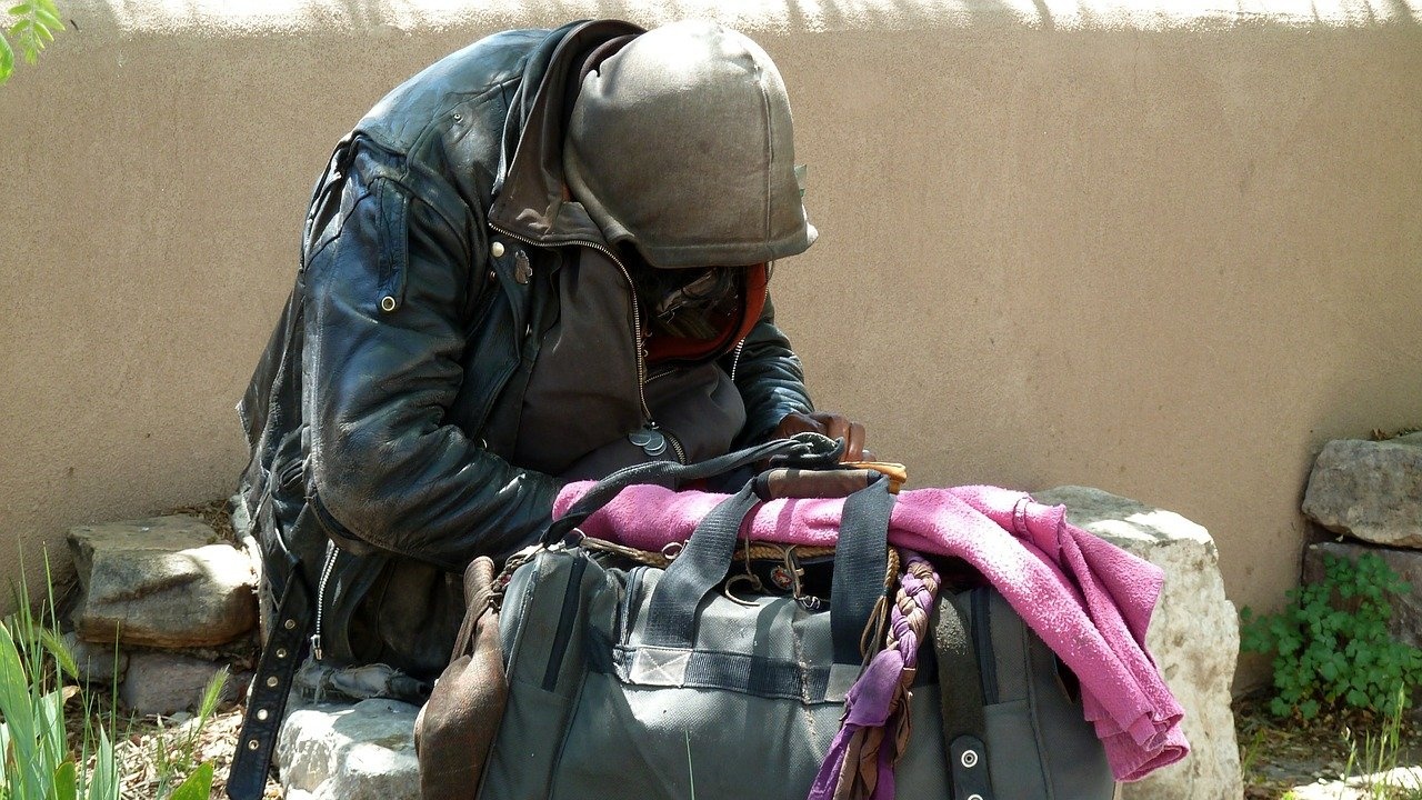 Петима бездомници са настанени във временен приют в Перник