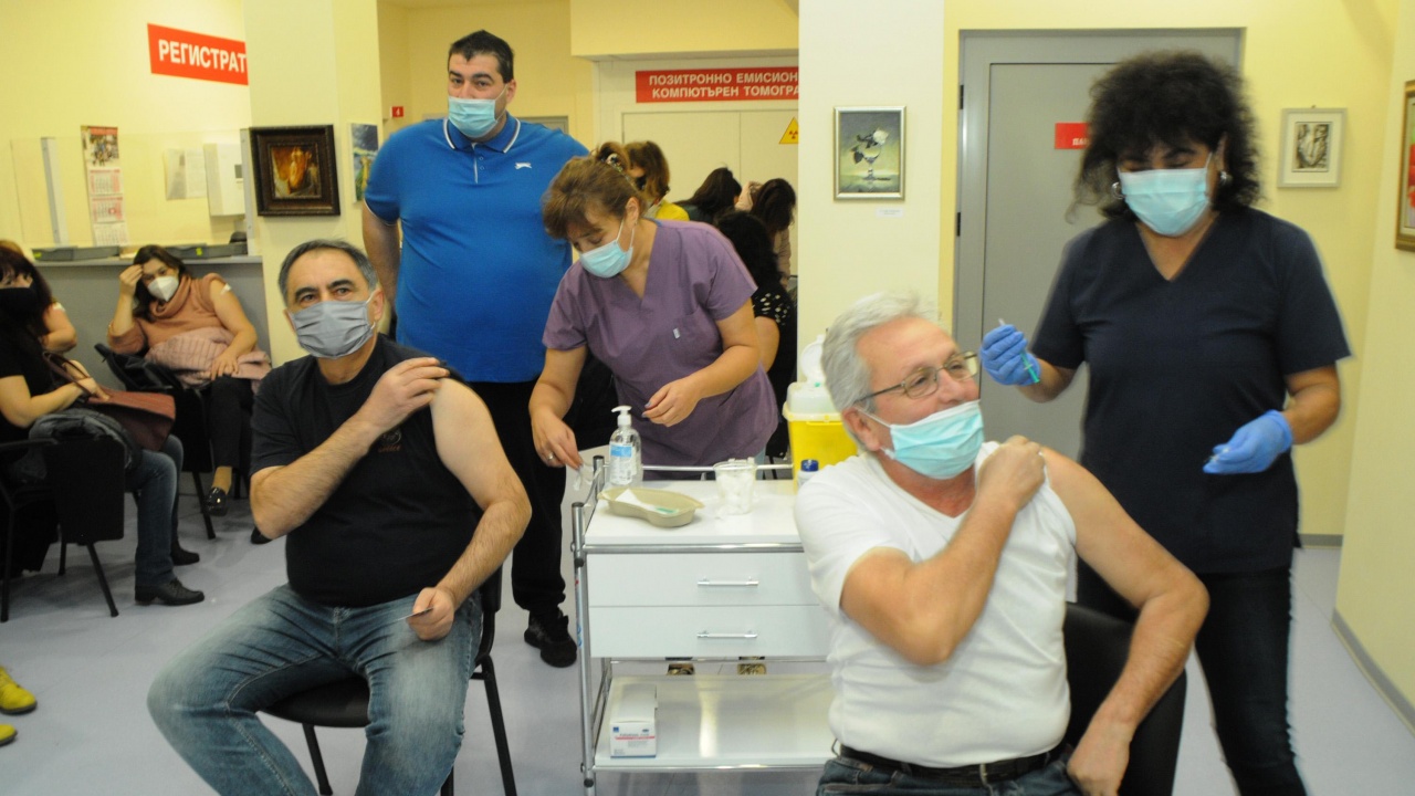 Започна масовата имунизация в Бургас