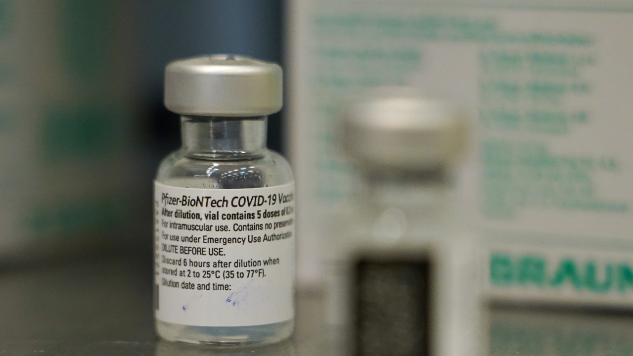 Ново проучване разкри детайл при ваксинацията с "Пфайзер"