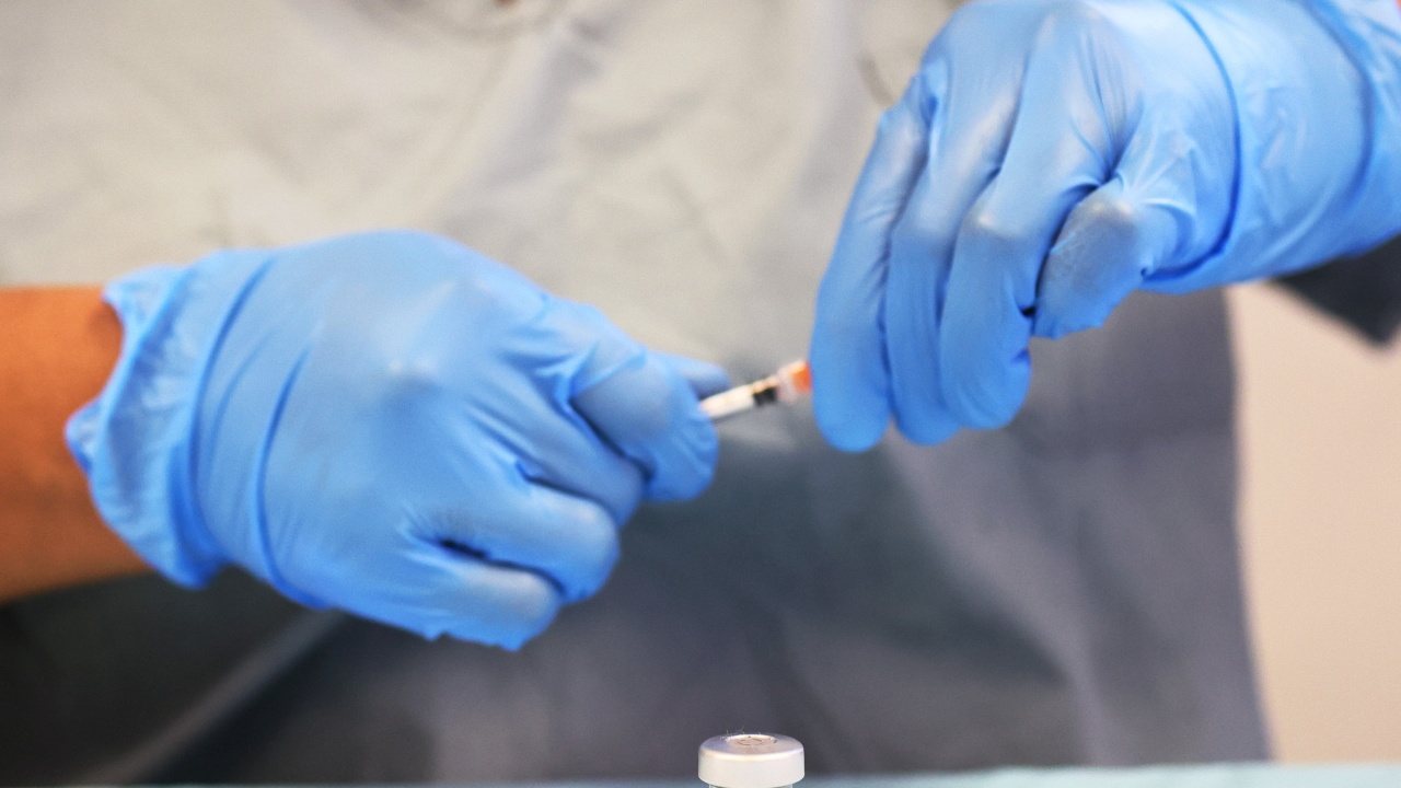 Личните лекари в Ловешко са получили 660 дози от ваксината AstraZeneca 