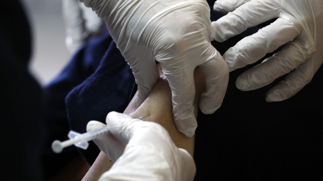 Медици от Столичния ЦСМП ваксинираха в няколко села край Велико Търново