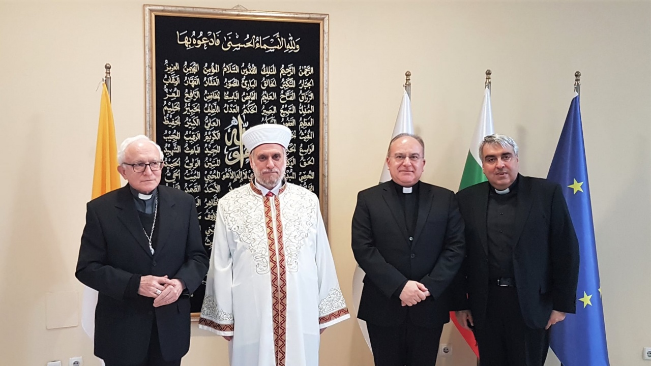 Главният мюфтия се срещна с посланика на Ватикана в България