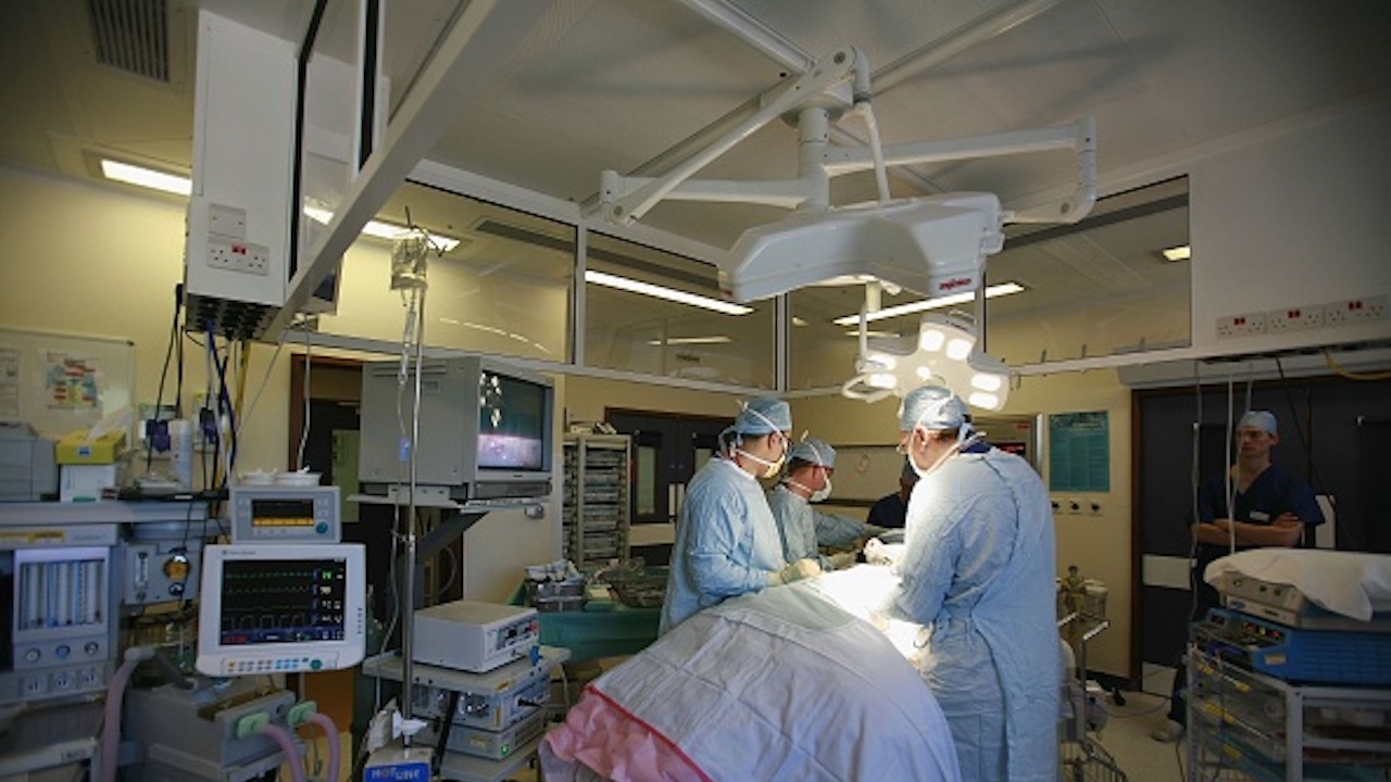 Отменят плановите операции в болниците в Сливенско