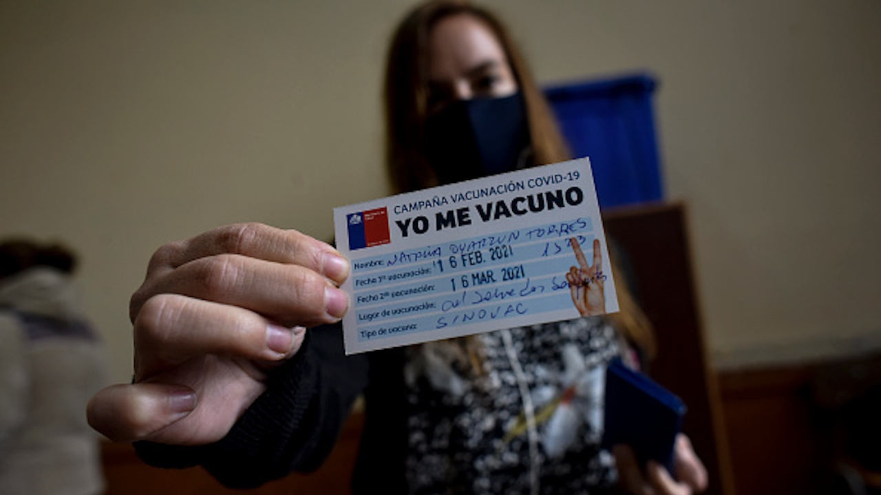 Жителите на ЕС може да получат ваксинационни паспорти през май