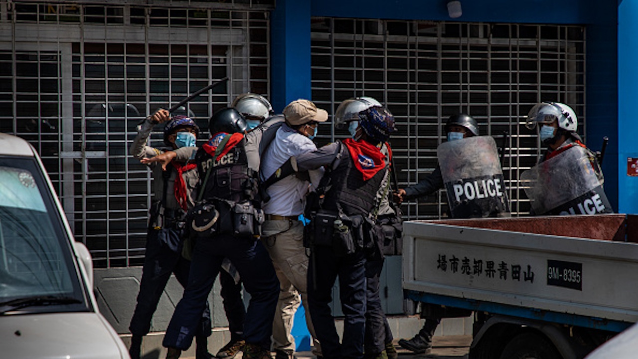 Най-малко 10 убити от силите за сигурност в Мианма 