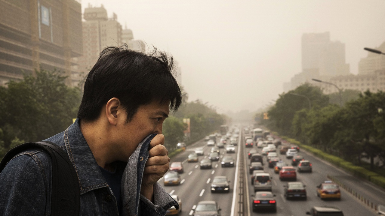 Най-силната прашна буря от десетилетие покри Пекин