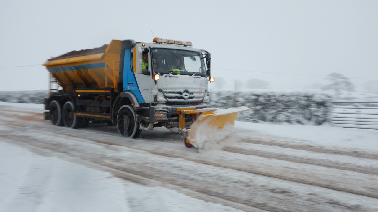 Общо 24 машини чистят снега в Кюстендилска област 