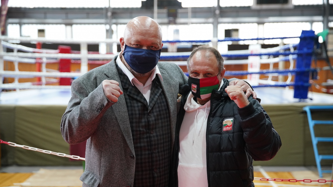 Българският бокс пожела успех на Красен Кралев