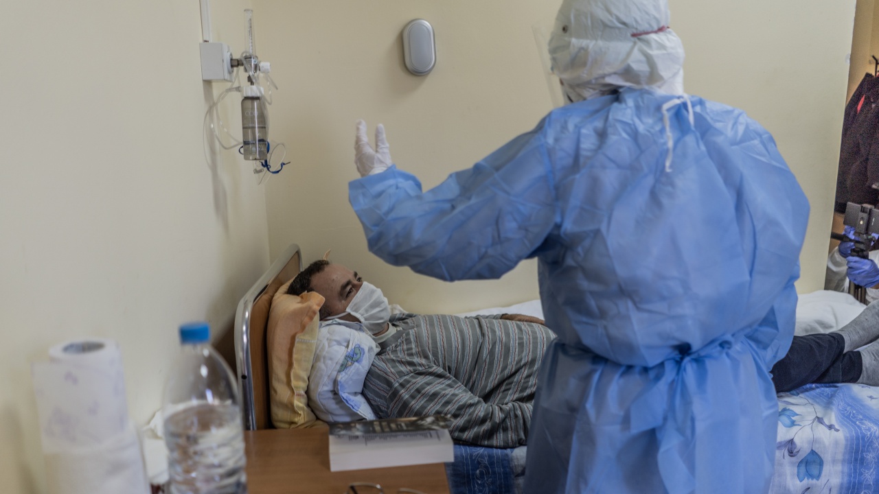 COVID-19 в Ловеч: Учители, лекар и санитар са сред новозаразените