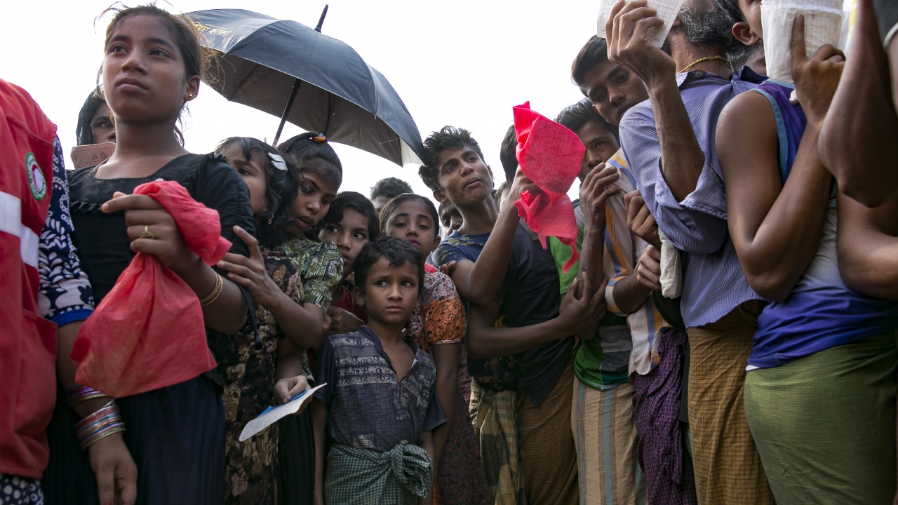 Насилието в Бангладеш след визитата на индийския премиер Нарендра Моди продължава